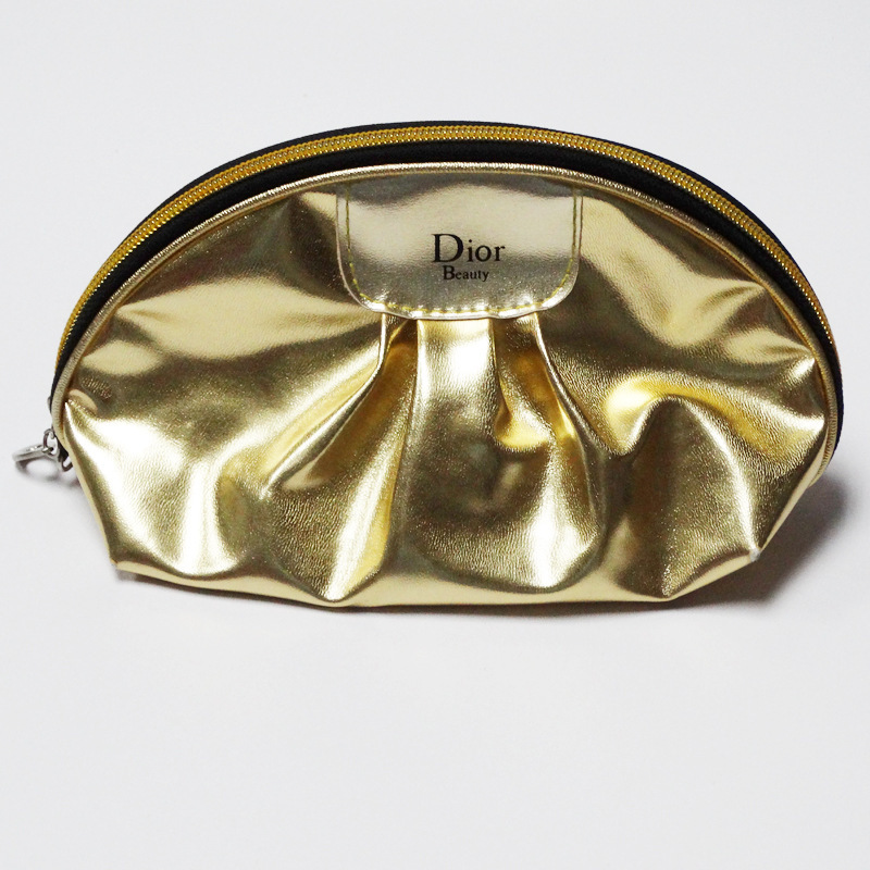 2402129664_136578509